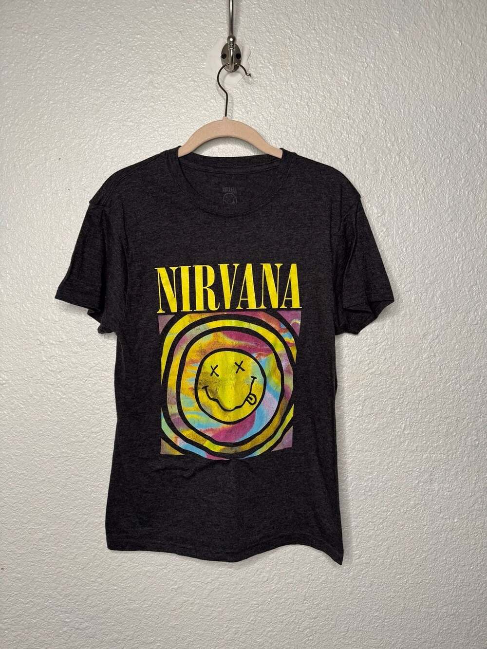 Nirvana T-Shirt Size M Dark Gray Smiley Face Graphic Rock Grunge